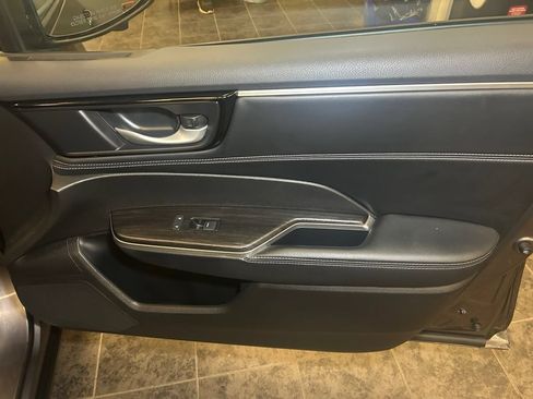 Used 2018 Honda Clarity Plug-In Hybrid image 16