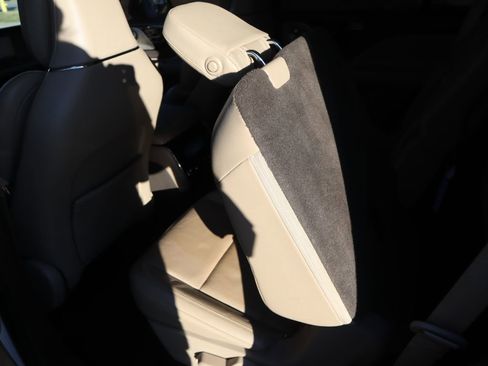 Used 2020 Lincoln Aviator Reserve w/ Equipment Group 202A image 16