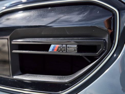 Used 2026 BMW M5 w/ Executive Package image 8