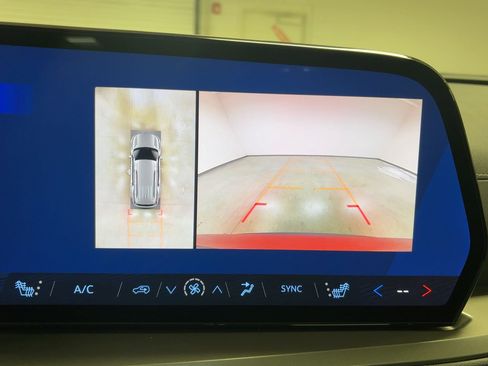 New 2026 Chevrolet Traverse LT w/ Sun and Wheel Package image 25