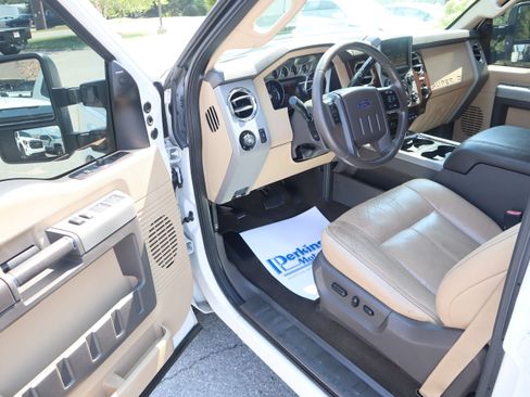 Used 2015 Ford F350 Lariat w/ Lariat Interior Package AWD/4WD image 3