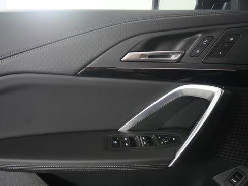 Used 2025 BMW X2 xDrive28i image 8