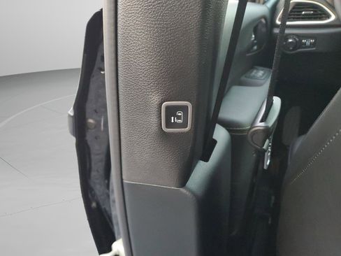 New 2026 Chrysler Voyager LX image 14