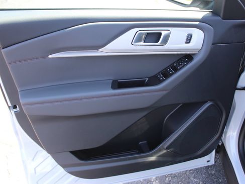 New 2026 Ford Explorer Active AWD/4WD image 20