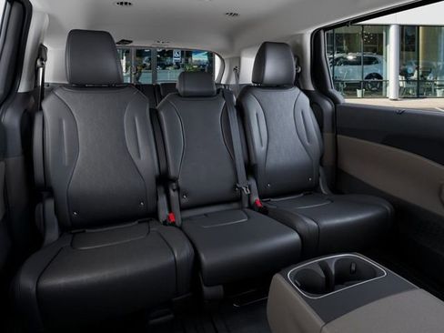 New 2026 Kia Carnival EX image 16