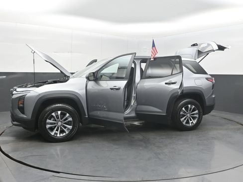 Used 2026 Chevrolet Equinox LT FWD image 42