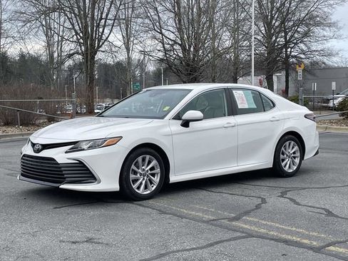 Used 2022 Toyota Camry LE image 1