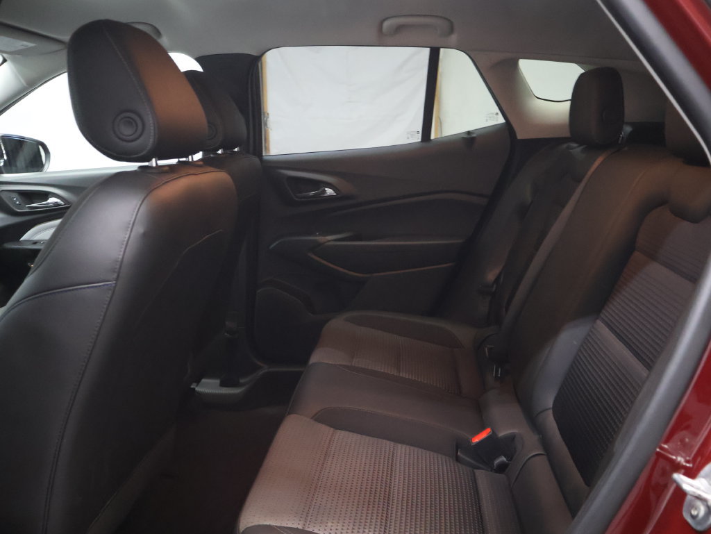 Used 2024 Chevrolet Trax LT w/ LT Convenience Package FWD image 11