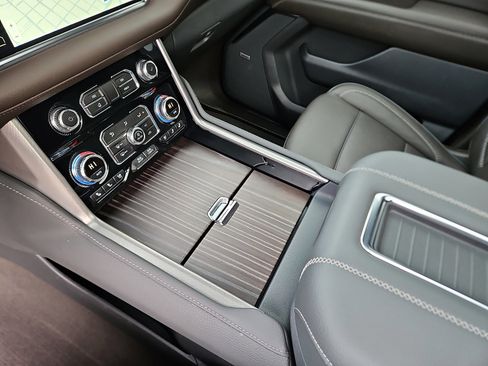 Used 2024 GMC Yukon XL Denali w/ Max Trailering Package image 20