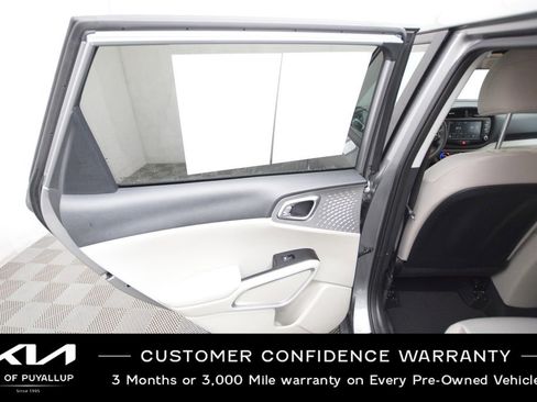 Certified 2024 Kia Soul LX image 11