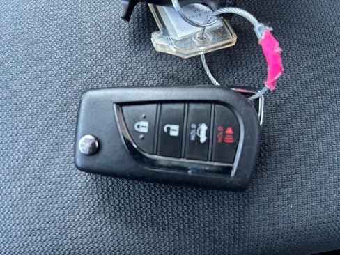 Used 2023 Toyota Corolla LE image 21