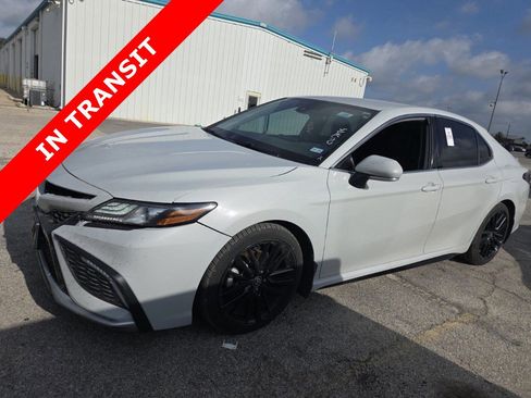 Used 2022 Toyota Camry XSE FWD image 1