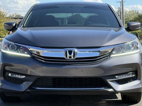 Used 2017 Honda Accord Sport image 8