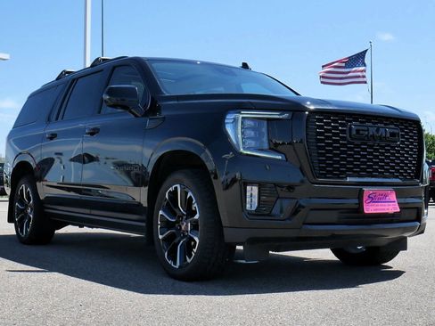 Used 2023 GMC Yukon XL Denali AWD/4WD image 97