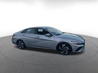 Used 2025 Hyundai Elantra SEL video 2