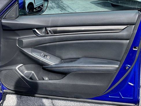 Used 2018 Honda Accord Sport image 16