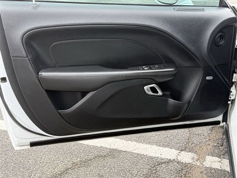 Used 2016 Dodge Challenger R/T Plus image 10