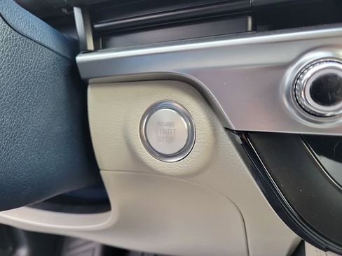 Used 2025 Kia Telluride EX image 25