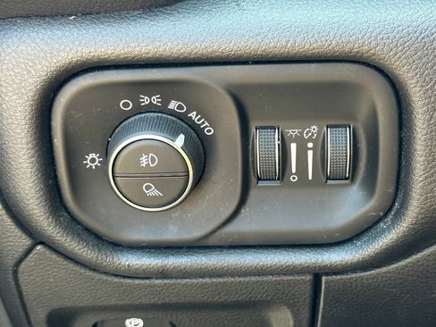 Used 2019 RAM 1500 Big Horn AWD/4WD image 31