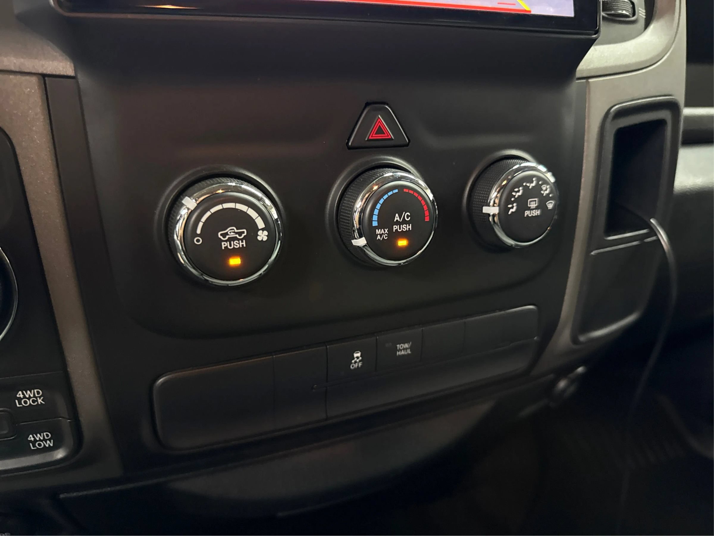Used 2014 RAM 1500 Express AWD/4WD image 19