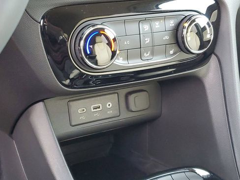 Used 2023 Buick Encore GX Preferred w/ Cold Weather Comfort Package image 18