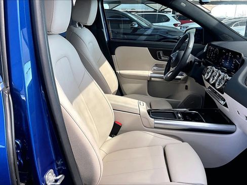 Used 2025 Mercedes-Benz GLA 250 GLA 250 image 9