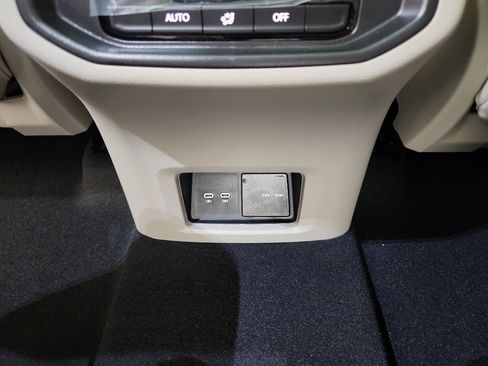 New 2026 Volkswagen Atlas SE FWD image 32