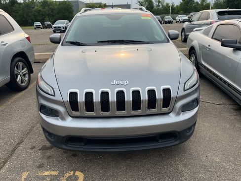 Used 2015 Jeep Cherokee Latitude FWD image 21