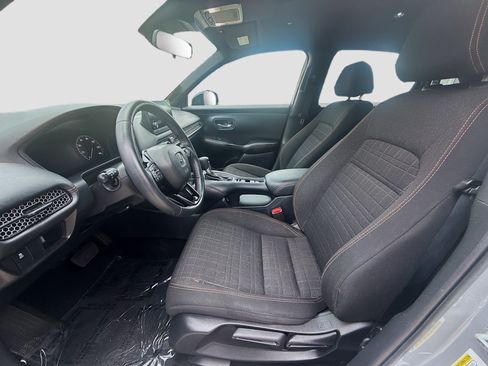 Used 2025 Honda HR-V Sport image 18