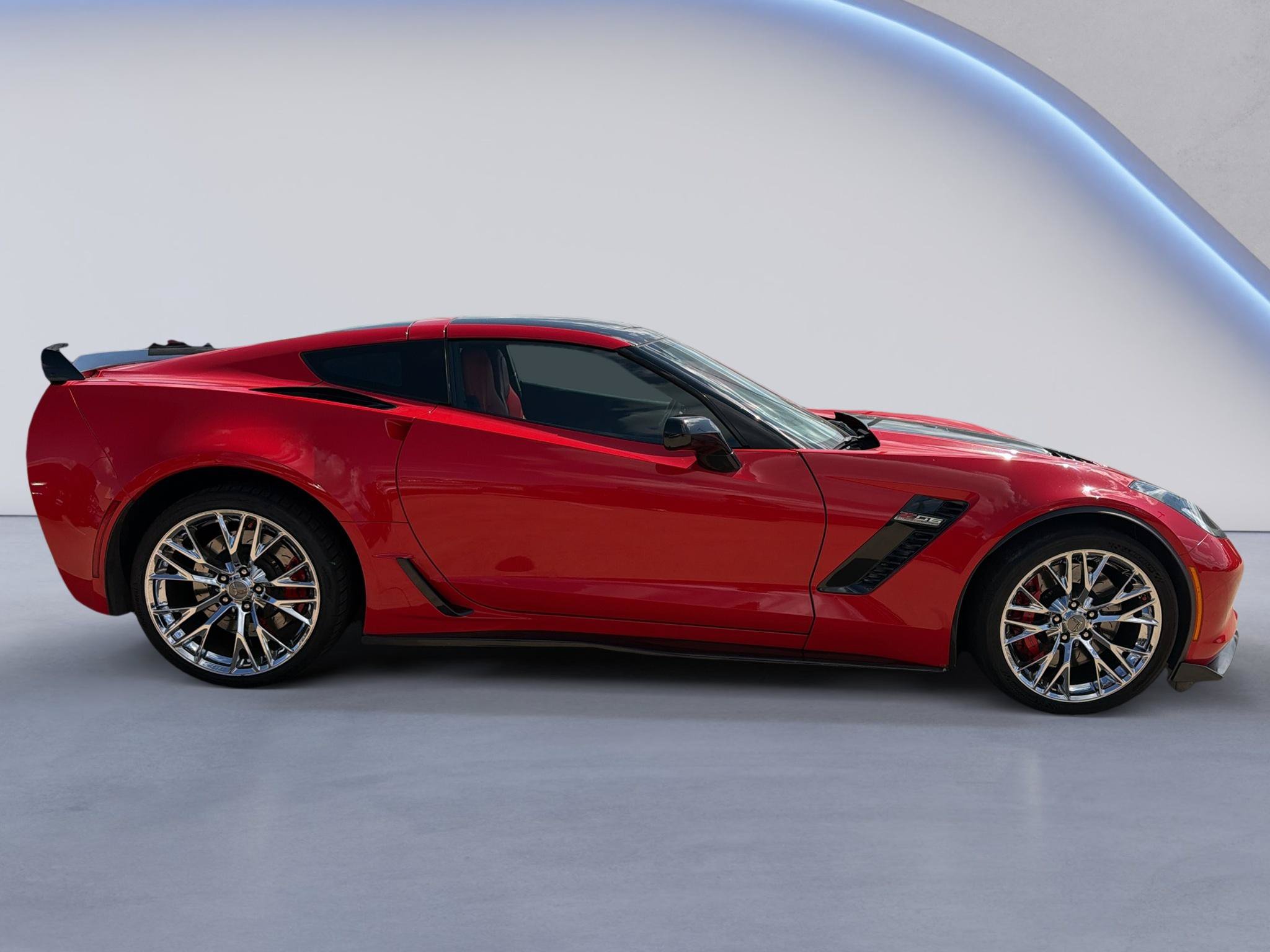 Used 2016 Chevrolet Corvette Z06 w/ 3LZ Preferred Equipment Group RWD image 5