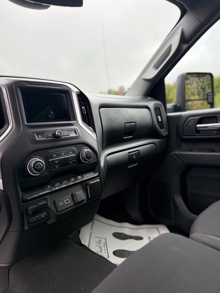 Used 2024 Chevrolet Silverado 2500 Custom w/ Custom Convenience Package AWD/4WD image 11