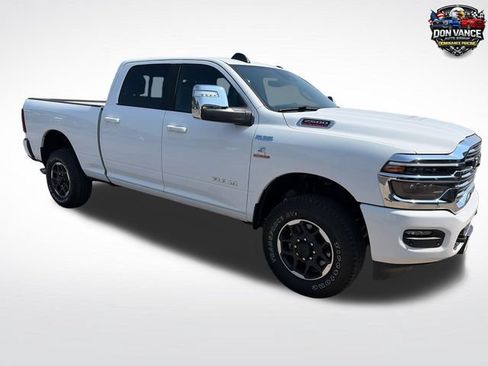 Used 2026 RAM 2500 Laramie AWD/4WD image 7