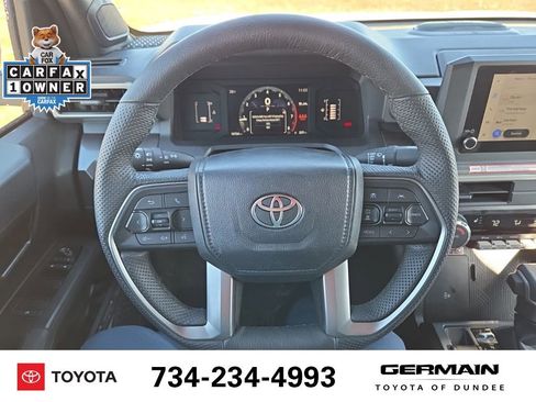 Used 2025 Toyota Tacoma SR5 AWD/4WD image 23