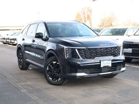 Certified 2024 Kia Sorento S image 2