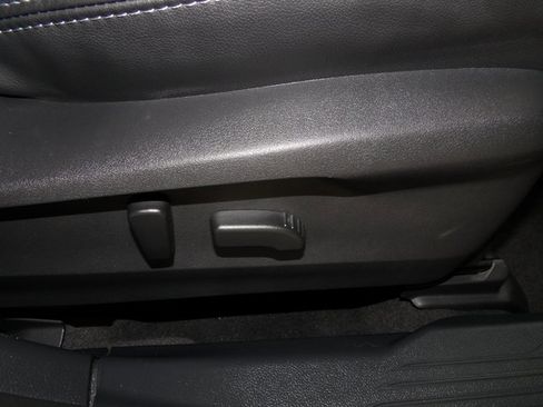 Used 2023 Subaru Outback Limited image 22