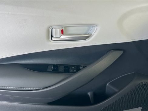 Used 2026 Toyota Corolla SE image 9