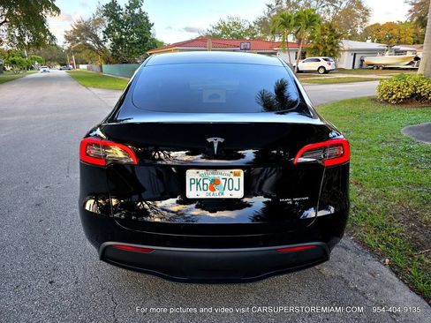 Used 2022 Tesla Model Y Long Range image 17