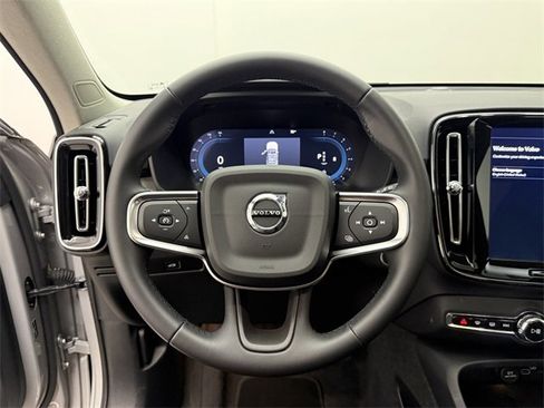 Certified 2025 Volvo XC40 B5 Plus image 15