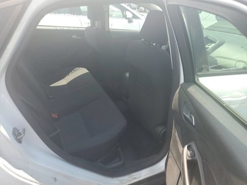 Used 2017 Ford Focus SE FWD image 8