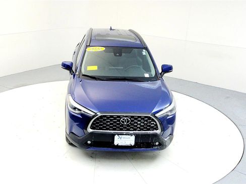 Certified 2022 Toyota Corolla Cross XLE image 20