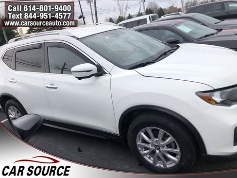 Used 2018 Nissan Rogue SV w/ Premium Package image 8