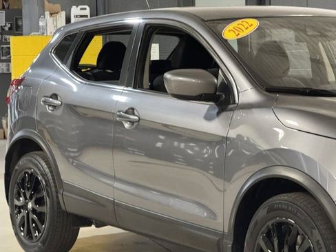 Used 2022 Nissan Rogue Sport S image 4