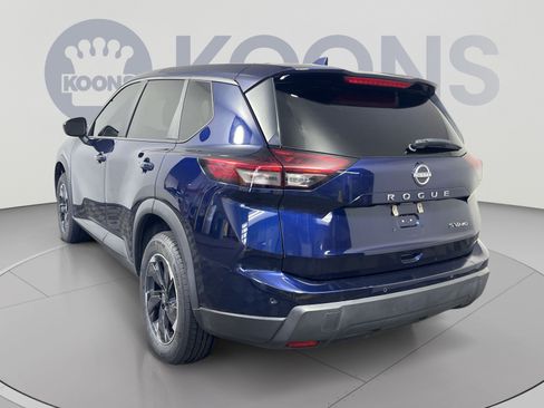 Used 2024 Nissan Rogue SV AWD/4WD image 4