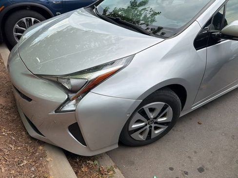 Used 2018 Toyota Prius Two w/ Prius Two Safety Plus Package FWD image 9