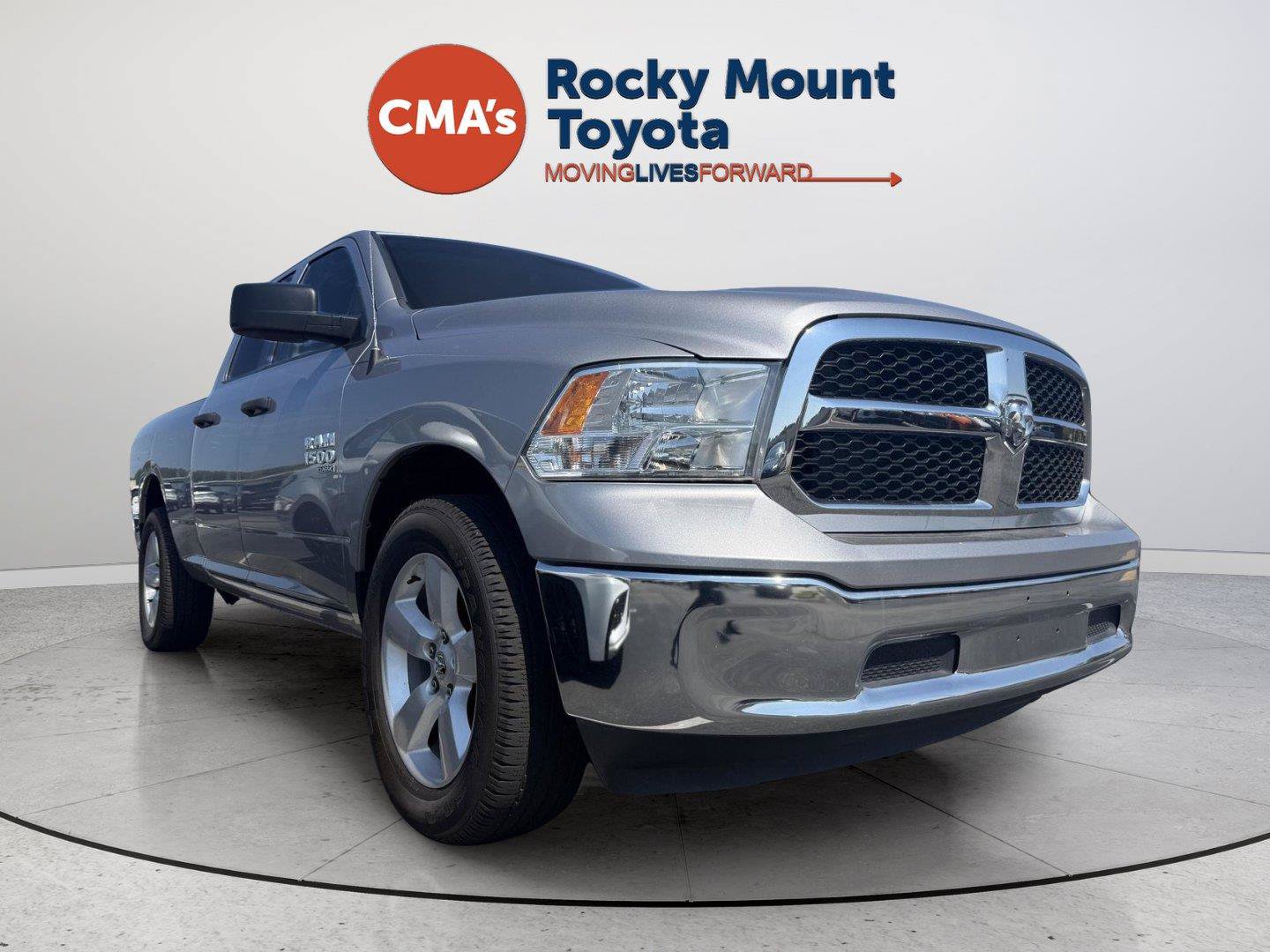 Used 2024 RAM 1500 Classic SLT AWD/4WD image 16