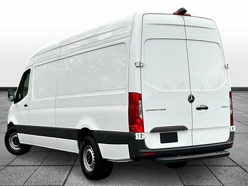 Used 2025 Mercedes-Benz Sprinter 2500 image 5