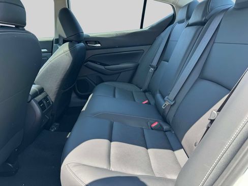 Certified 2025 Nissan Altima 2.5 SL FWD image 11