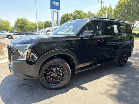 Used 2025 Nissan Armada PRO-4X w/ Pro-4X Premium Package AWD/4WD image 5