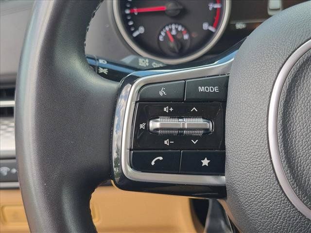 Used 2024 Kia Carnival LX FWD image 10