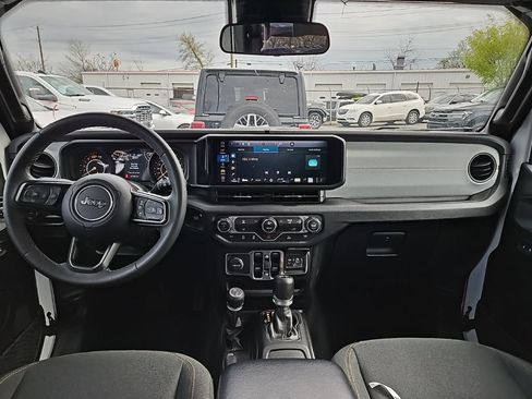 Used 2025 Jeep Wrangler Sport S image 5